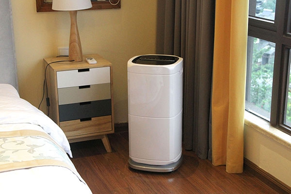 你好，我叫“回南天”，你看這水珠多愛(ài)我！